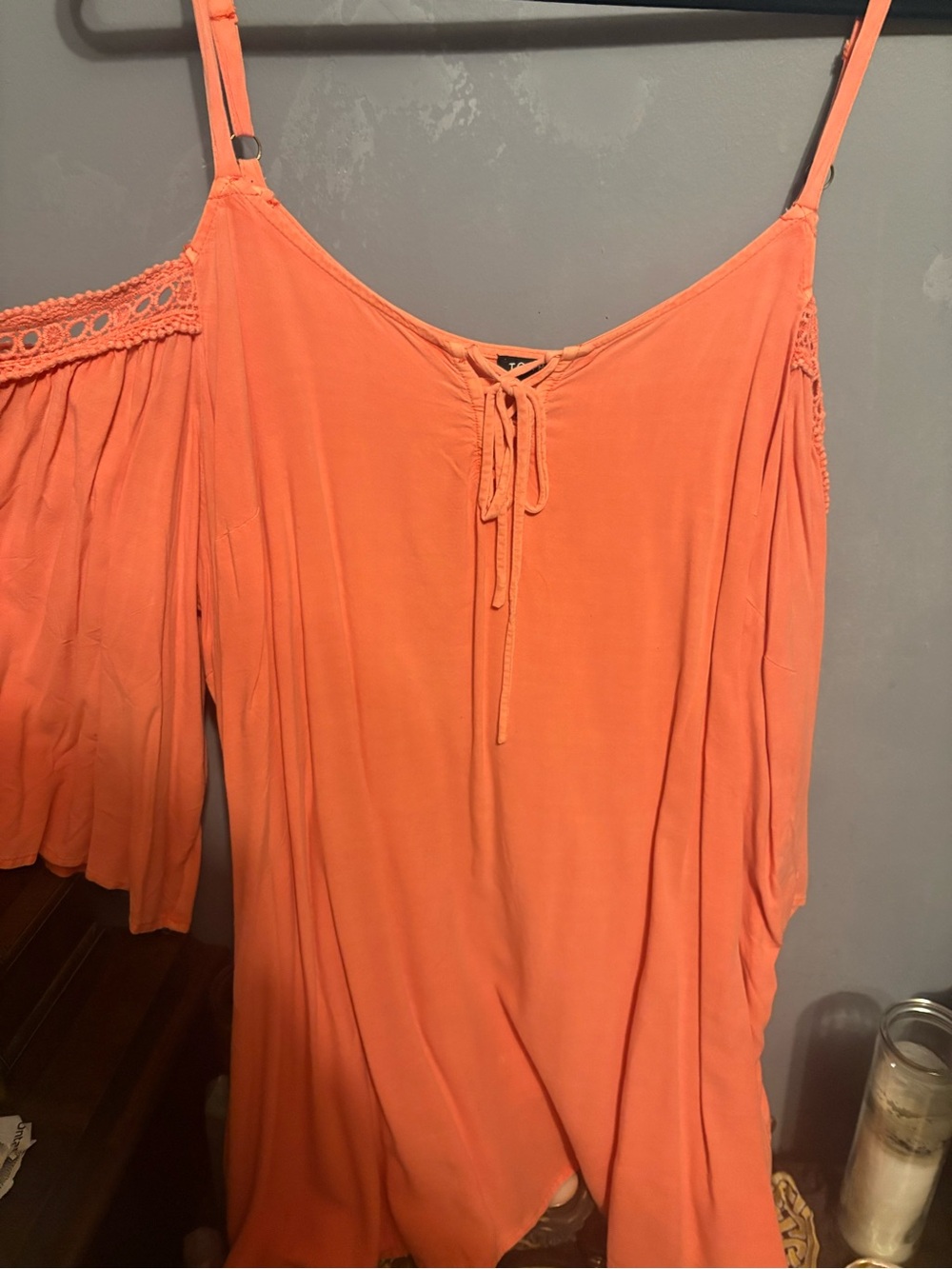 🛍️2/$20🛍️torrid Coral-Orange Tie-Front Cold-Shoulder Top